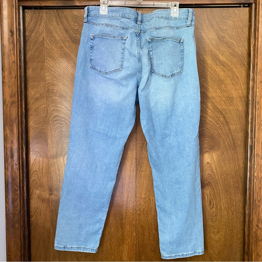 St. John’s Bay Size 14 Straight Leg Light-wash Denim Jeans High Rise Stretch - Picture 2 of 16